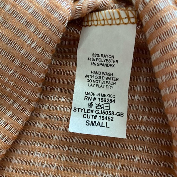 NWOT Gyft Women's Tie Front Striped Blouse Size Small - Picture 9 of 12